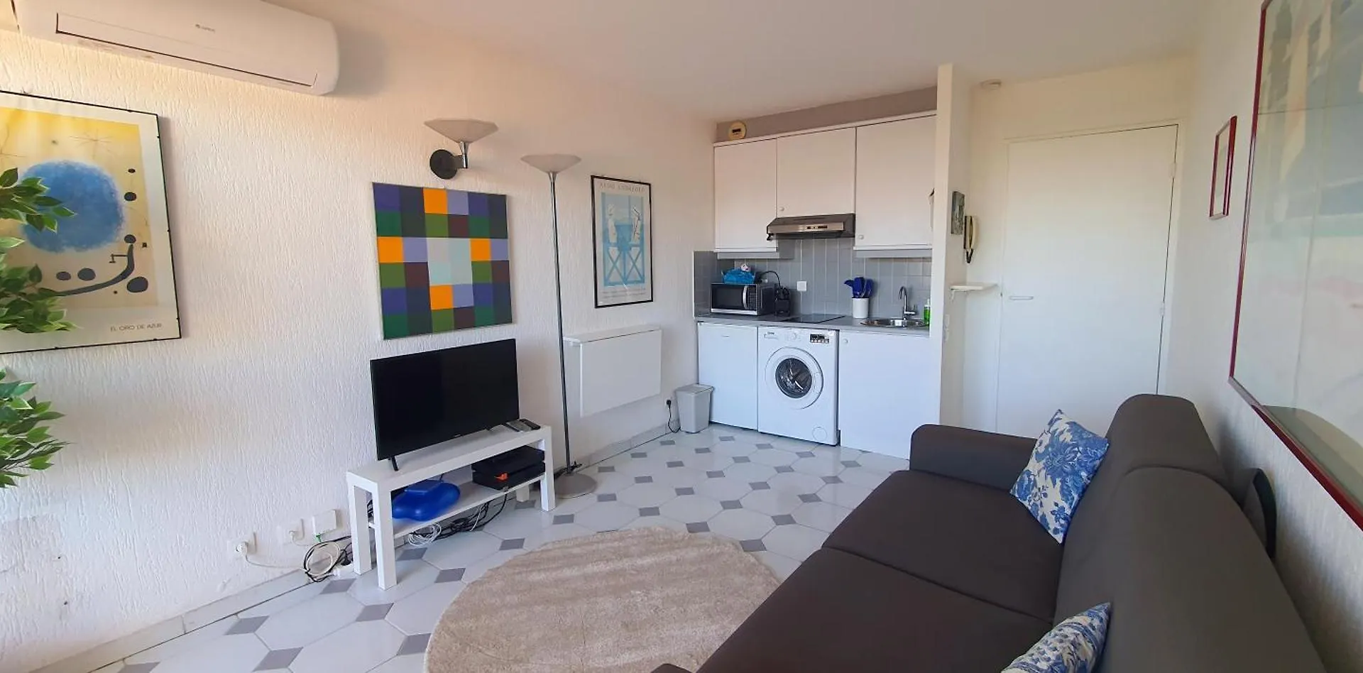 Grand Studio Vue Mer A Antibes Appartement