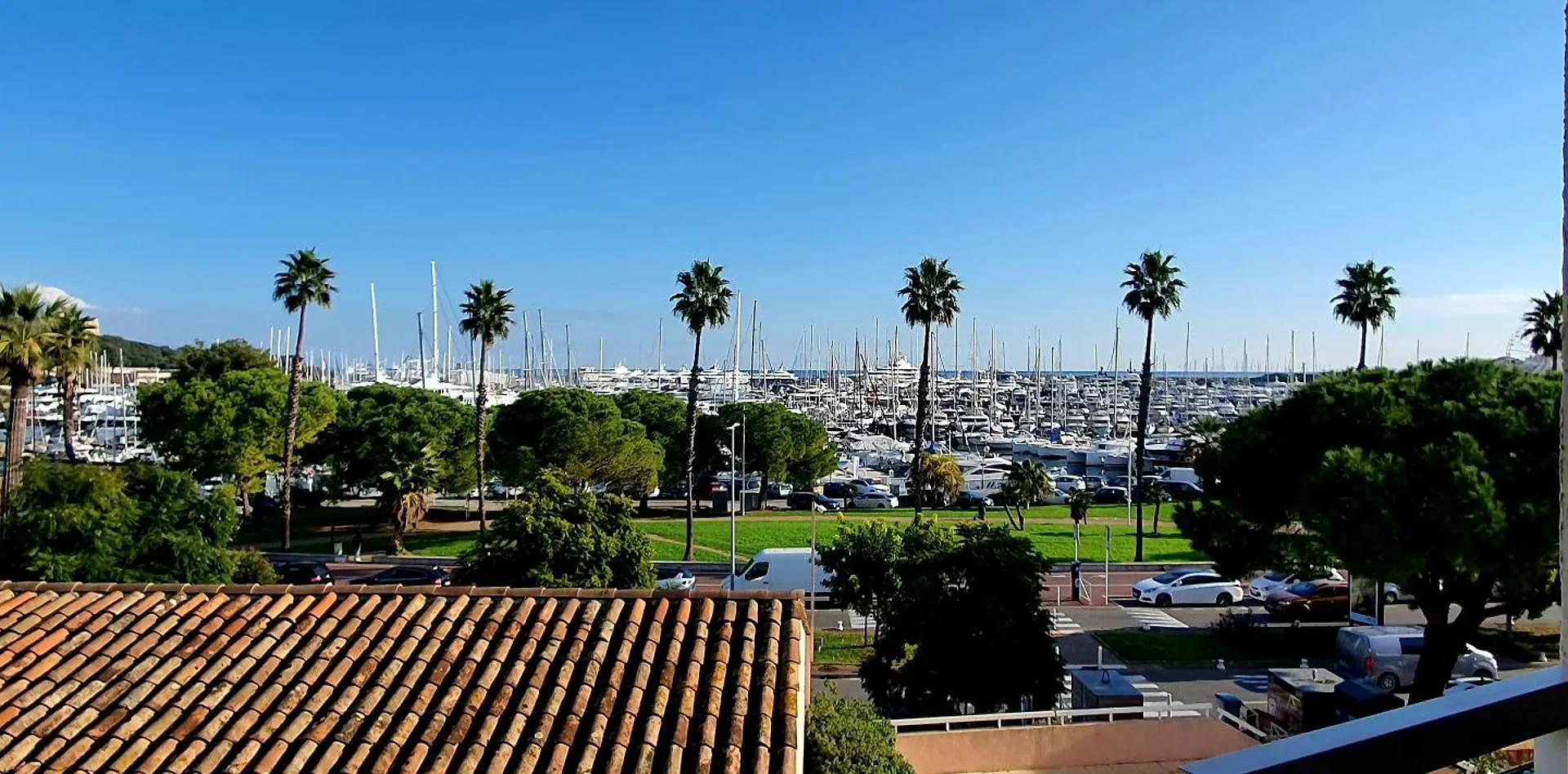 Grand Studio Vue Mer A Antibes 0*,  France