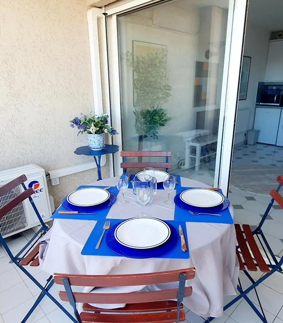 Grand Studio Vue Mer A Antibes