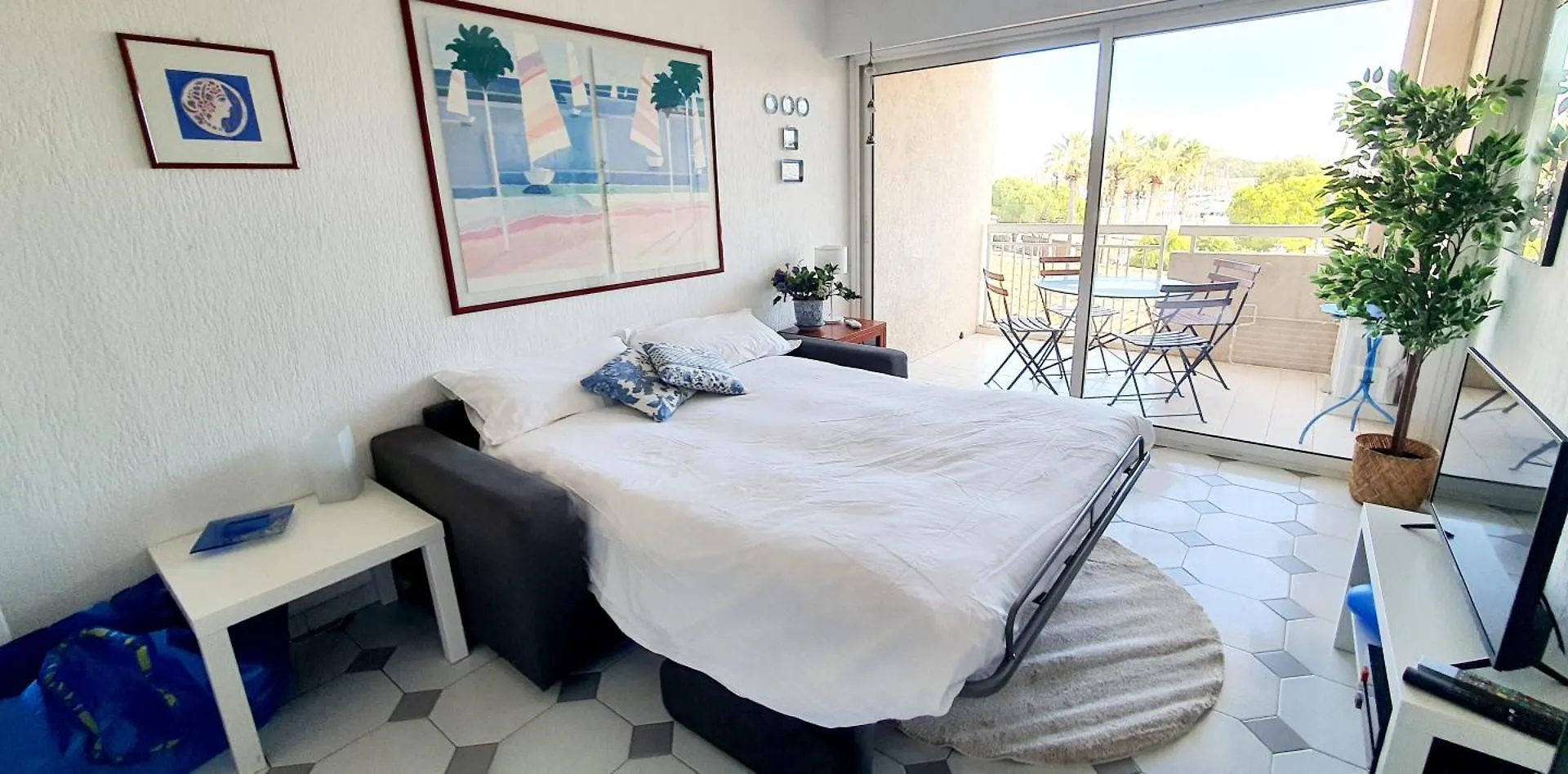 Grand Studio Vue Mer A Antibes