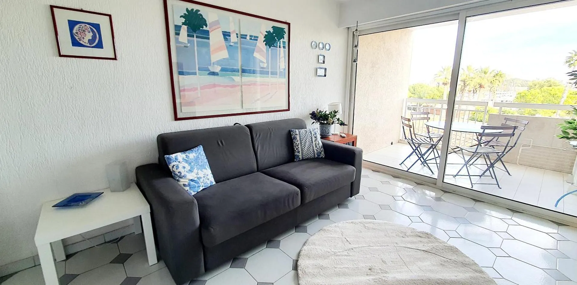 Grand Studio Vue Mer A Antibes
