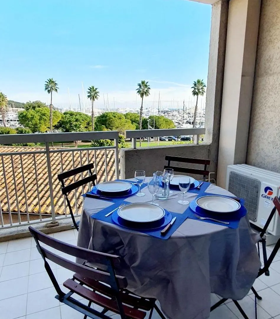 Grand Studio Vue Mer A Antibes
